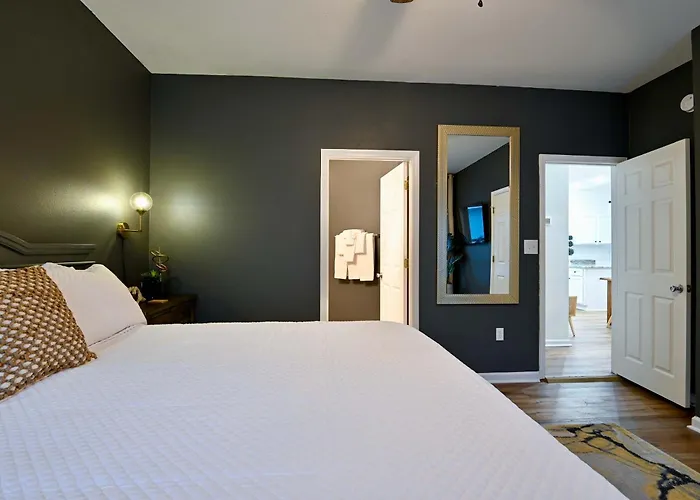 Short Walk To - Hot Tub Cold Plunge Pool & Free Activities Holiday home