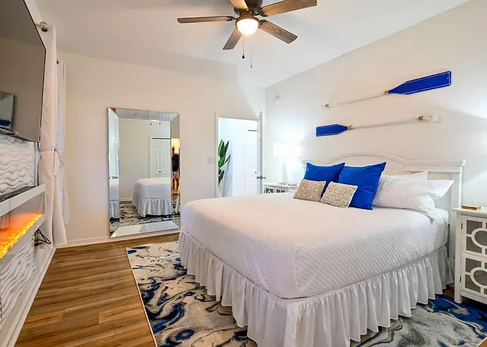Short Walk To - Hot Tub Cold Plunge Pool & Free Activities Holiday home Gulf Shores